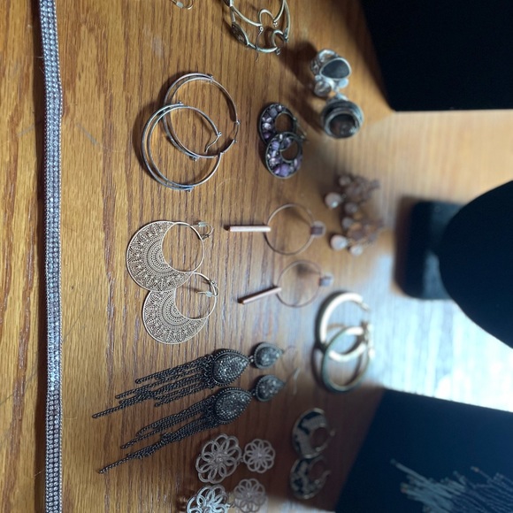 Large Jewelry Bundle!! - Picture 9 of 12